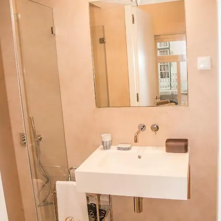 Apartment Dc 2 *
